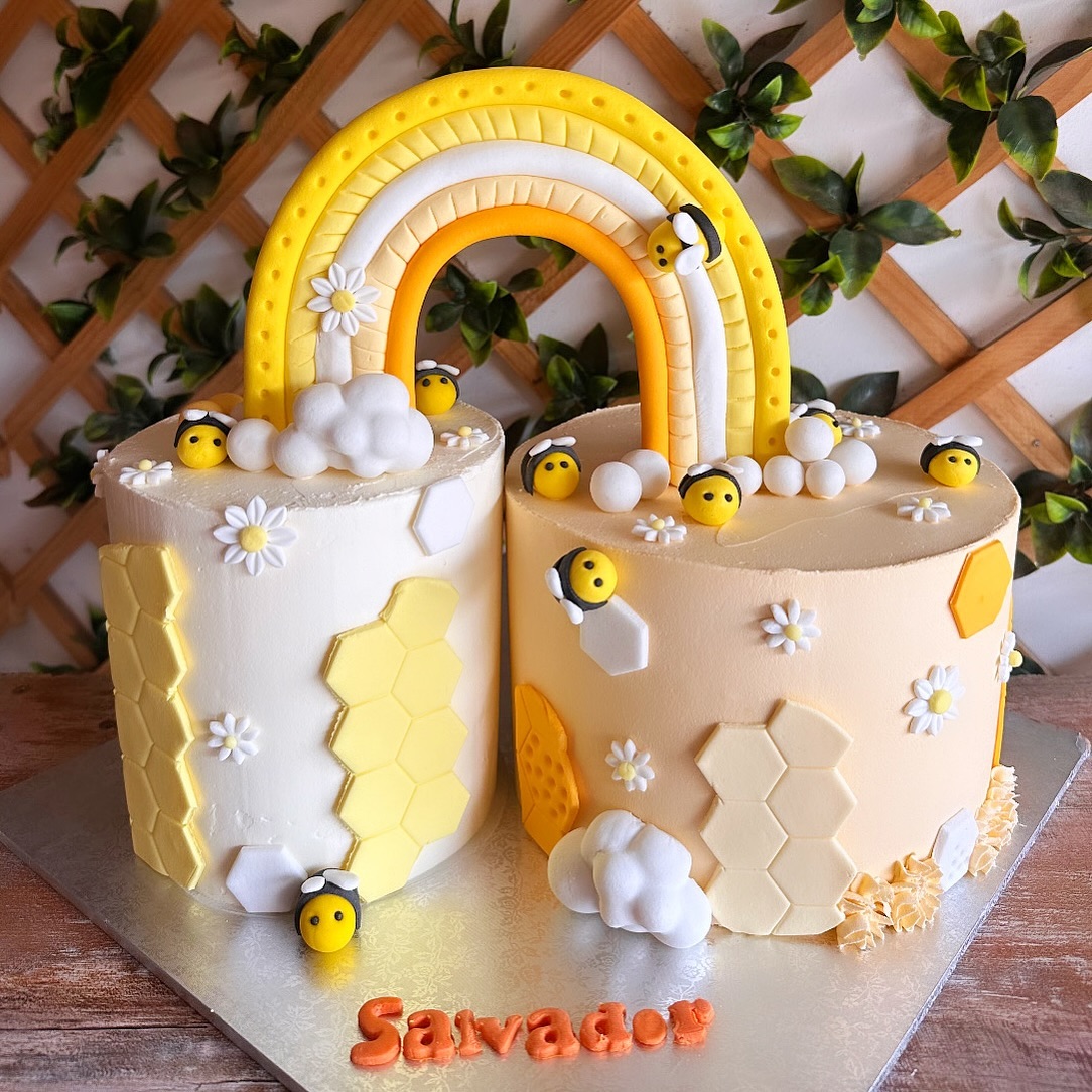 Torta Diseño Abejitas