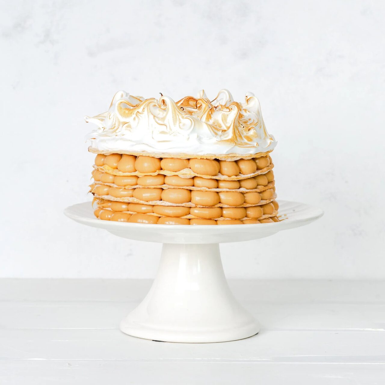 Torta Hojarasca Manjar Merengue