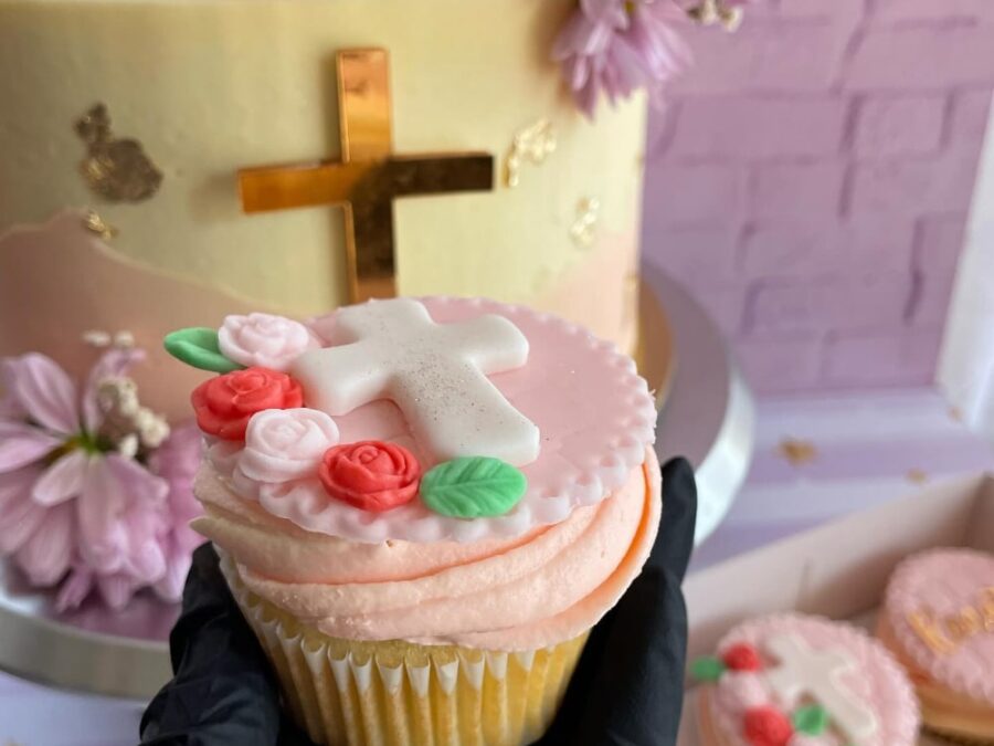 Torta Primera Comunión + Cupcakes