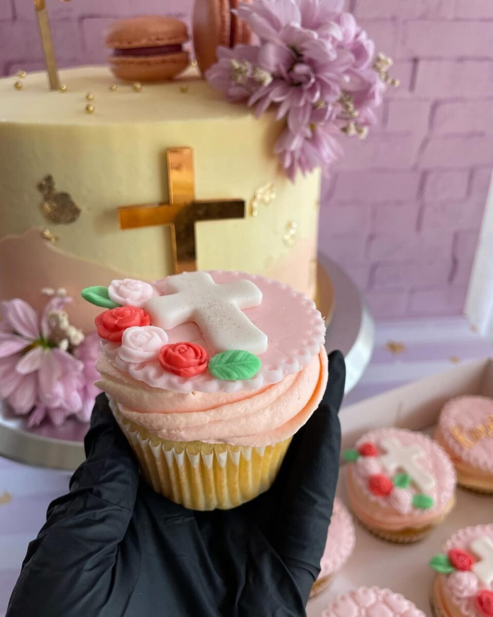 Torta Primera Comunión + Cupcakes