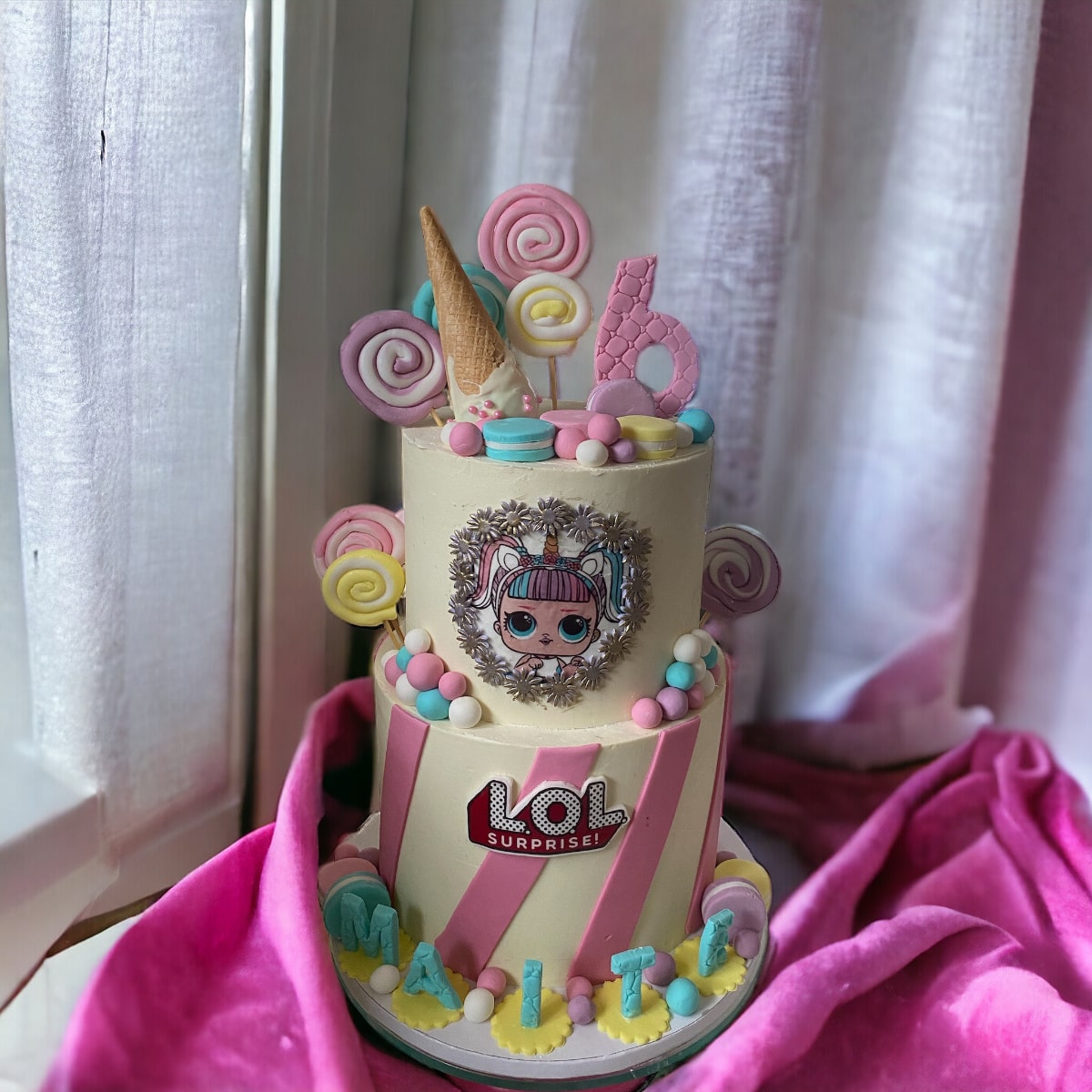Torta Diseño LOL Surprice