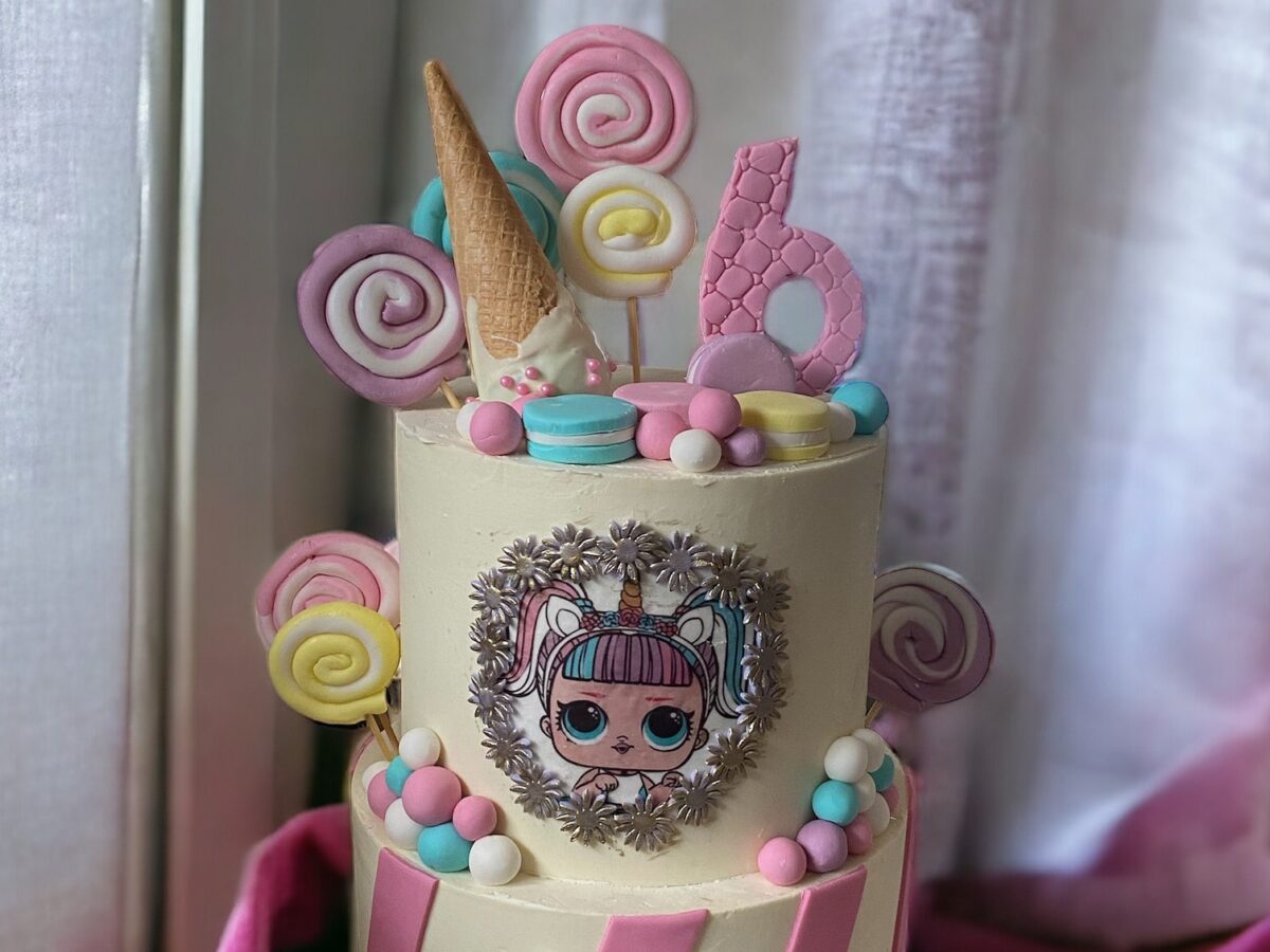 Torta Diseño LOL Surprice