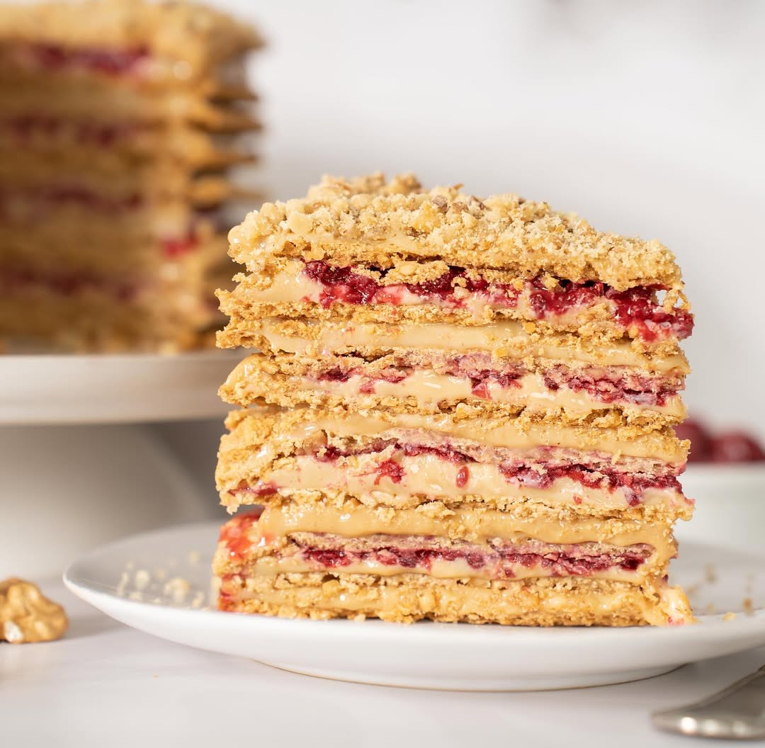 Torta Crocante Nuez Manjar Frambuesa