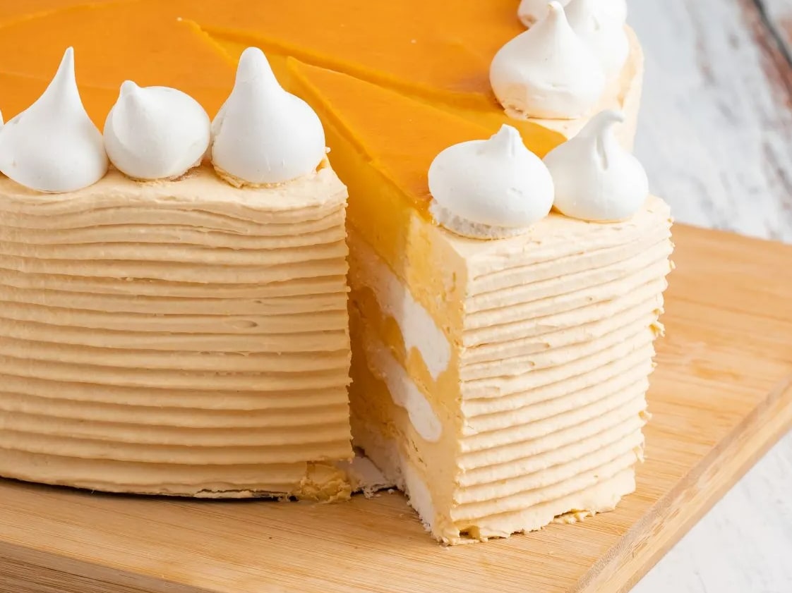 Torta Merengue Lúcuma